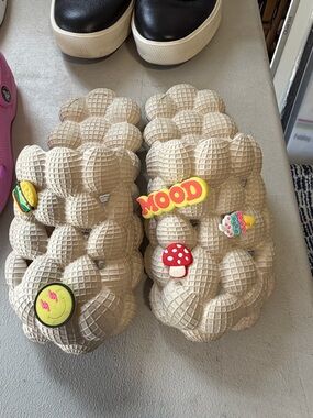 Beige Bubble Foam m Clog Slippers with Fun Shoe Charms